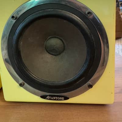 Avantone Pro Active MixCubes (Pair) 2011 - Present - Buttercream Bild 2