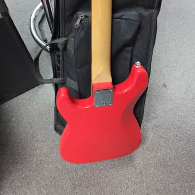 Squier By Fender Mini with gig bag - Red image 4