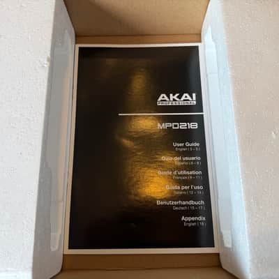 Akai MPD218 - Black - Barely used. Original box. image 5