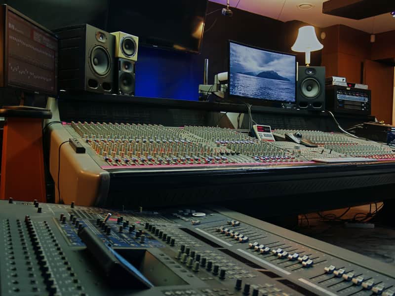D&R Octagon Analog Recording Console 39-Channel – 48 Bus Inline, 78 Motorized Faders, Automation, Studio Ready, Large Format image 1