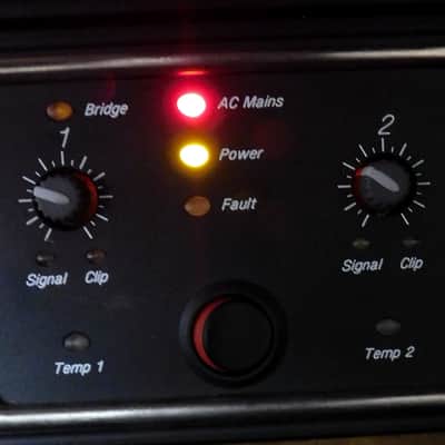 Crown Xs700 2-Channel Power Amplifier 2000s - Black with Silver Trim image 2