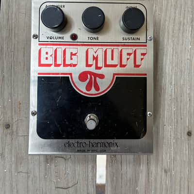 Electro-Harmonix Big Muff Pi 2000 - Present - Silver / Black / Red electric guitar pedal image 4