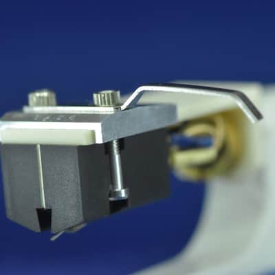 Denon DL-103 MC Cartridge W/SAEC ULS-3X Ceramic Headshell In Excellent Condition image 3