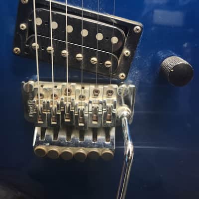 Kramer Focus 1000 Metallic Blue-Plays Amazing-Hard Case-Set Up image 6