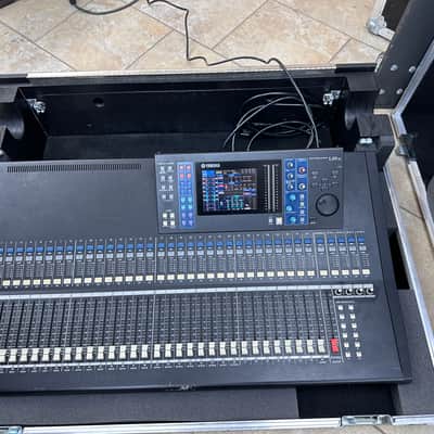Yamaha LS9-32 32-Input Digital Mixing Console in Calzone Roadcase w/Wheels #7308 image 1