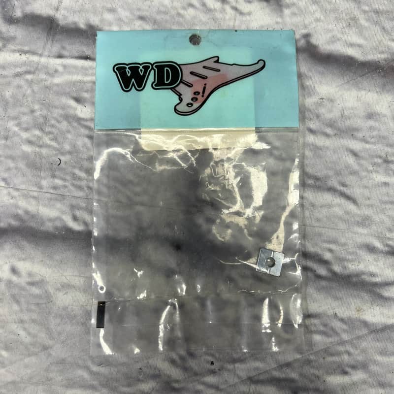 WD Locking Nut String Retainer image 1