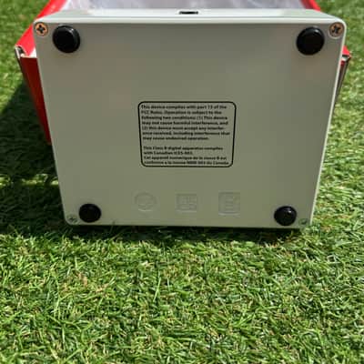 Electro-Harmonix POG2 Polyphonic Octave Generator 2009 - Present - Red / White image 2