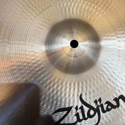Zildjian 14" A Series Fast Crash Cymbal - Traditional image 2