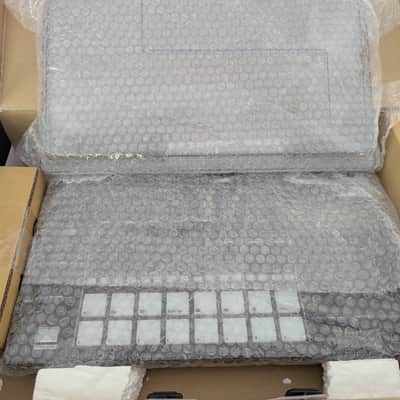 Roland MC-707 Groovebox Minty fresh image 4