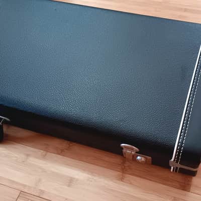 Fender Vintage 1970s G&G Short-Scale Bass Hardshell Case - Fits Fender Mustang / Musicmaster Bass - Excelsior & Cheney Hardware - VERY CLEAN w/ Key image 5