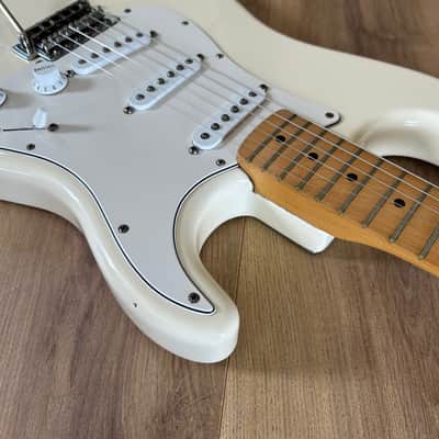Fender Player II Stratocaster with Roasted Maple Neck 2002 - Ivory image 5