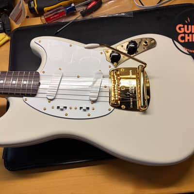 2025 Fender Japan MIJ Traditional 60s Mustang White Pearl Matching Headstock Gold Hardware image 13