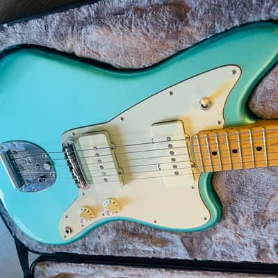 Fender American Professional Jazzmaster with Maple Fretboard 2017 - 2019 - Mystic Seafoam image 3