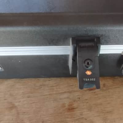 SKB  banjo case image 3