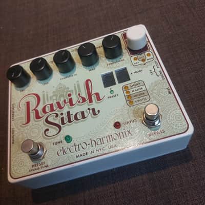 Electro-Harmonix Ravish Sitar Sitar Emulator 2011 - Present - Green / Red image 2