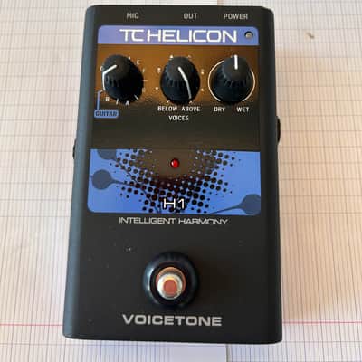 TC Helicon VoiceTone H1 Realistic Guitar Controlled Vocal Harmony  Pedal Excellent  Condition in Box with original Power Supply image 3