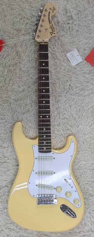 Fender Yngwie Malmsteen Stratocaster White Electric Guitar, Scalloped board