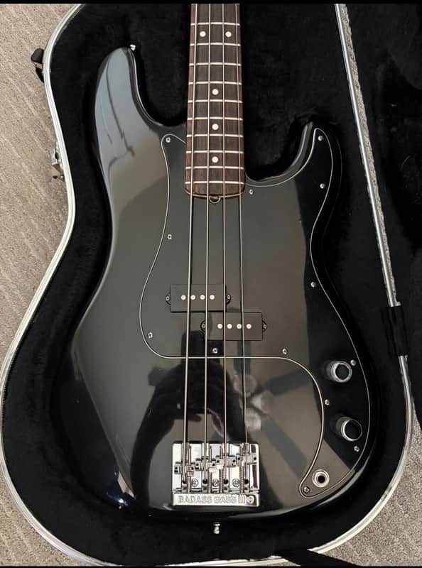 ベース Fender American Series Precision Bass Fender American Series Precision Bass 2001 - 2007 | Reverb