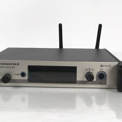 Sennheiser EM 300 True Diversity Receiver w/ SK 300 Bodypack Transmitter and Microphone 626-668MHz image 2