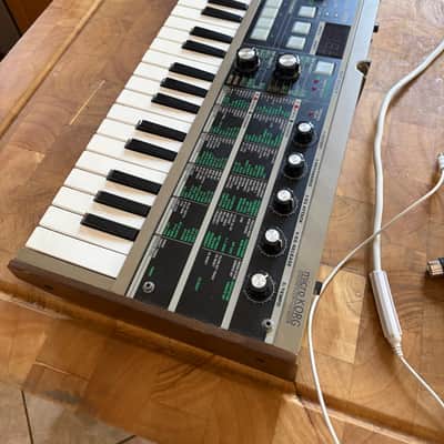 Korg MicroKORG 37-Key Synthesizer/Vocoder 2002 - 2019 - Silver - Excellent image 10