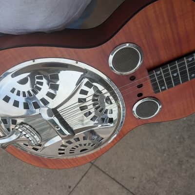 Dobro Hound Dog Roundneck w/shelf nut - Natural image 1
