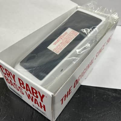 Dunlop 105Q Cry Baby Bass Wah 1999 - Present - White image 4