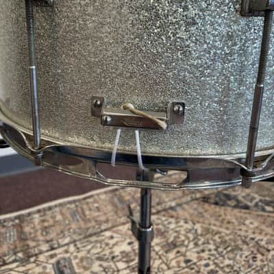 Immagine Ludwig 1960s Marching/Converted Snare 15x12" - Silver Sparkle - 8