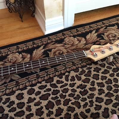 G&L Lefty SB-2 Bass 1995 3 Tone Sunburst image 4