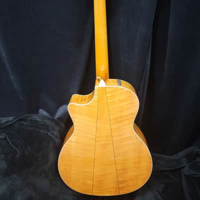Taylor 614ce with ES1 Electronics 2003 - Natural image 5