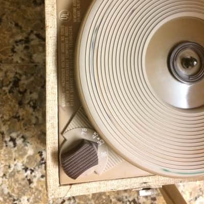 Newcomb Record Player Vintage Portable Model Solid State Speed Vtg image 3