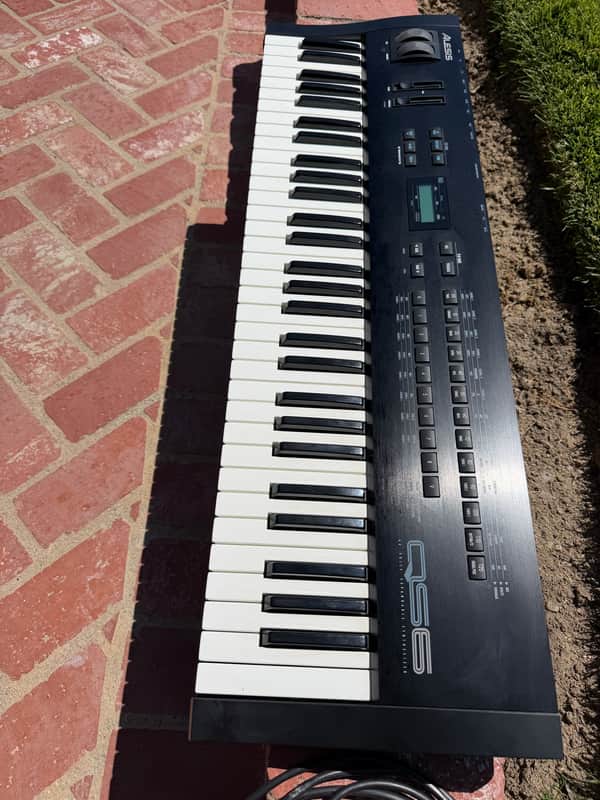 Alesis QS8