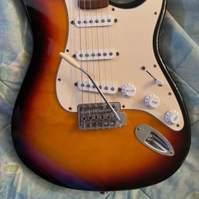 2004 FENDER Standard Stratocaster® SSS MEXICAN MIM - Rosewood Fingerboard - Brown Sunburst image 2