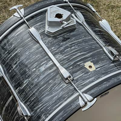 90's Ludwig Classic Maple Oyster Black Pearl 14/18/24 Mach Lug Drum Set image 3