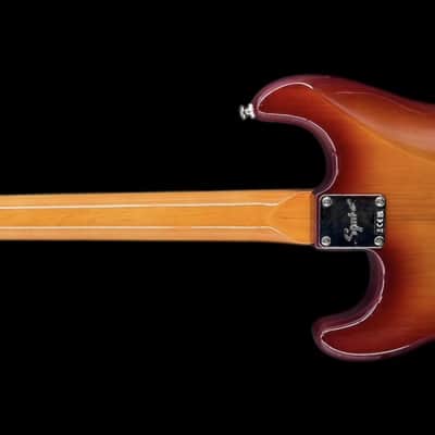 Squier Limited Edition Classic Vibe '60s Stratocaster HSS Sienna Sunburst image 2