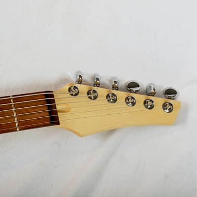 Custom Baritone Electric Guitar – Seymour Duncan Little '59 – 27" Scale – Includes Gig Bag image 3