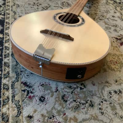 Carvalho MOC308 Octave Mandolin Spruce, pickup & hard bag image 4