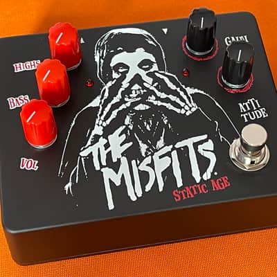 MISFITS STATIC AGE DISTORTION PEDAL (BLACK "FIEND SKULL" EDITION) 2020 Rare Limited Edition image 2