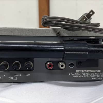 Vintage AIWA R30 AM/FM Stereo Tuner - 1980 Silver Face image 6