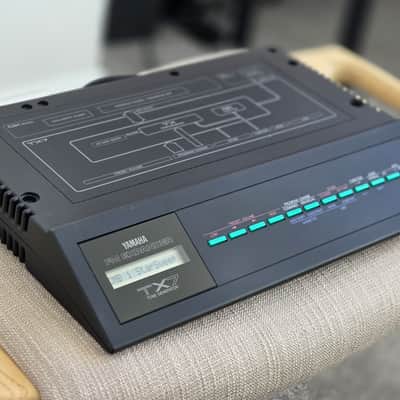 Yamaha TX7 (DX7 Desktop Module)