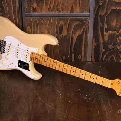 Fender American Vintage II '57 Stratocaster Vintage Blonde image 13
