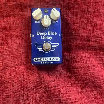 Mad Professor Deep Blue Delay PCB 2013 - Blue image 1