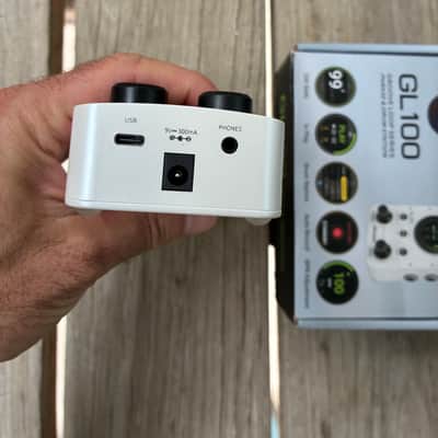 Mooer GL100 looper Drum machine  - White with box sampler groove box image 6