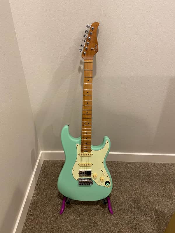 GTRS S801 Intelligent Guitar with Built-in Effects and Maple Fingerboard Seafoam Green image 1