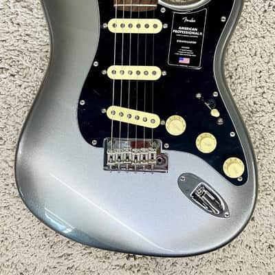 Mint Fender American Professional II Stratocaster In Mercury Silver w/ Hardshell Case image 8