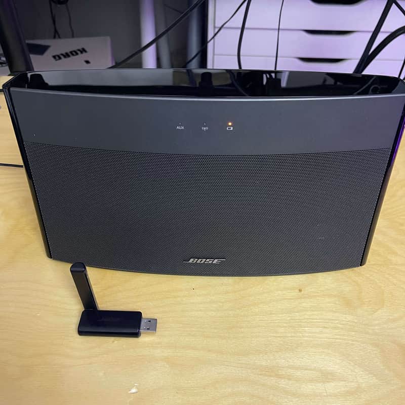 Bose Bose SoundLink Portable Music Wireless system image 1