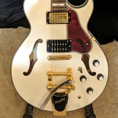 Minty * Samick - Greg Bennet RL4 Royale Limited Edition - White