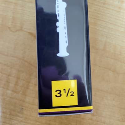 Vandoren Traditional Soprano Saxophone Reeds, Strength 3.5, Box of 10 image 4