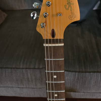 Squier J Mascis Jazzmaster with Laurel Fretboard 2018 - Present - Vintage White image 2