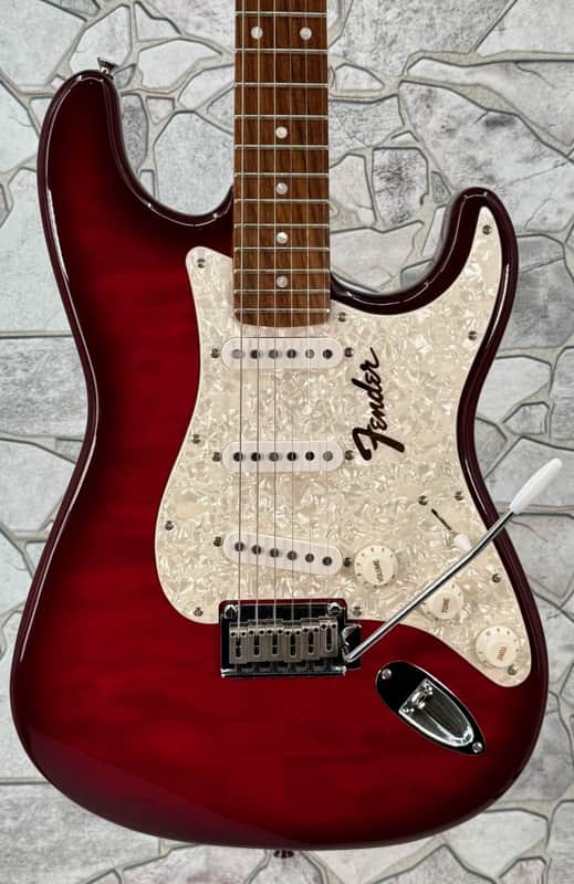 Fender Squier 2004 Standard Stratocaster with Hardshell Case image 1