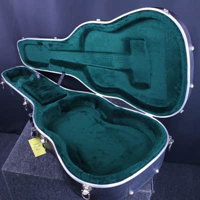 Martin 640 Case 2010s - Black image 2